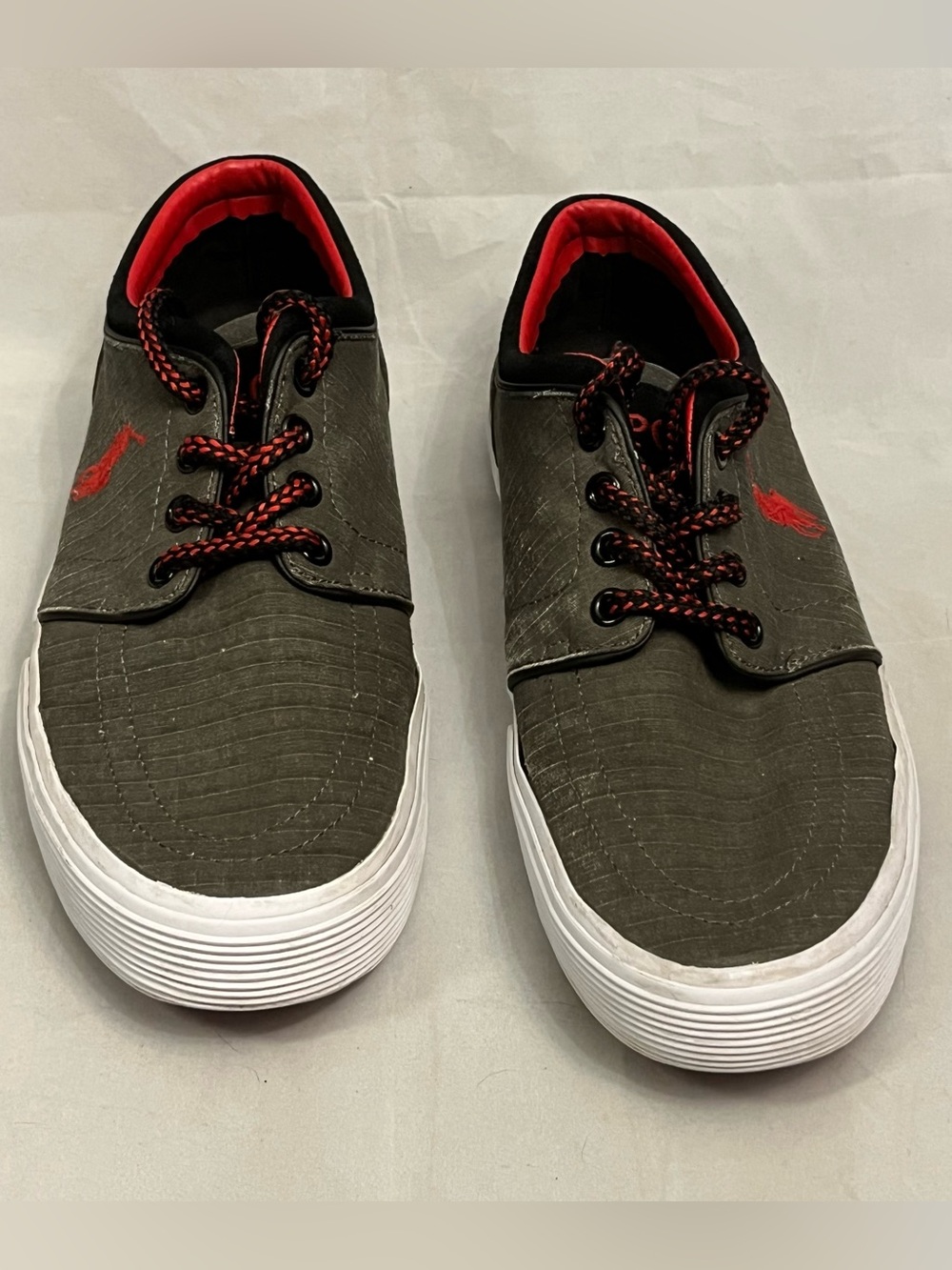 Men's Casual Gray Low-Top Sneakers with Red Accents 8